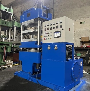 XLB-600X600-1D-200T平板硫化机（标准机型）